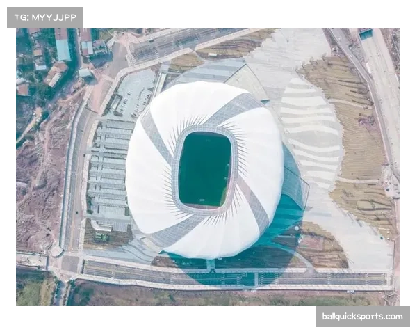 重庆龙兴足球场外场将承办次回合 场地条件达标准